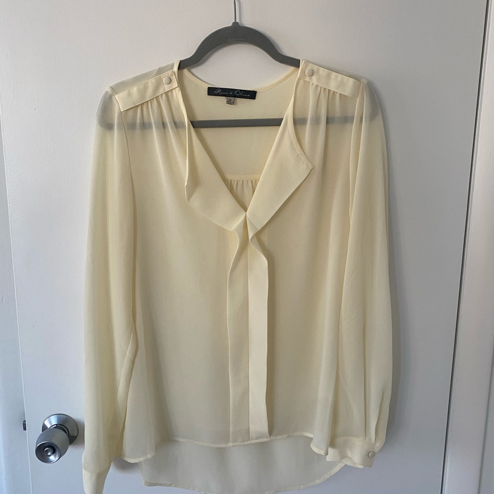 Rose & Olive M size blouse. Worn only once! Perfect for work